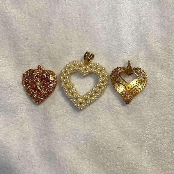 3 necklace charms    - Picture 1 of 2